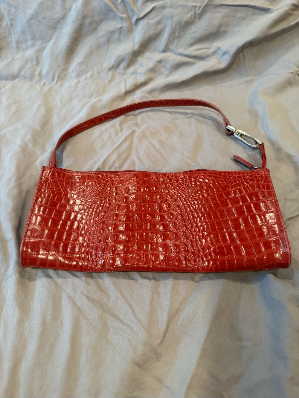 Vintage Worthington Red Croc Embossed Genuine Leather Baguette Shoulder Bag Y2K